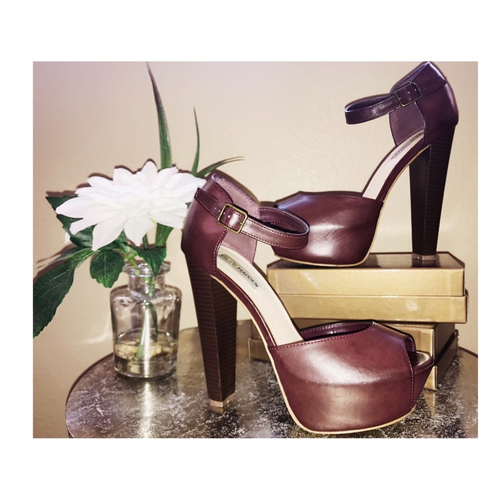 Steve Madden Platform pumps💕